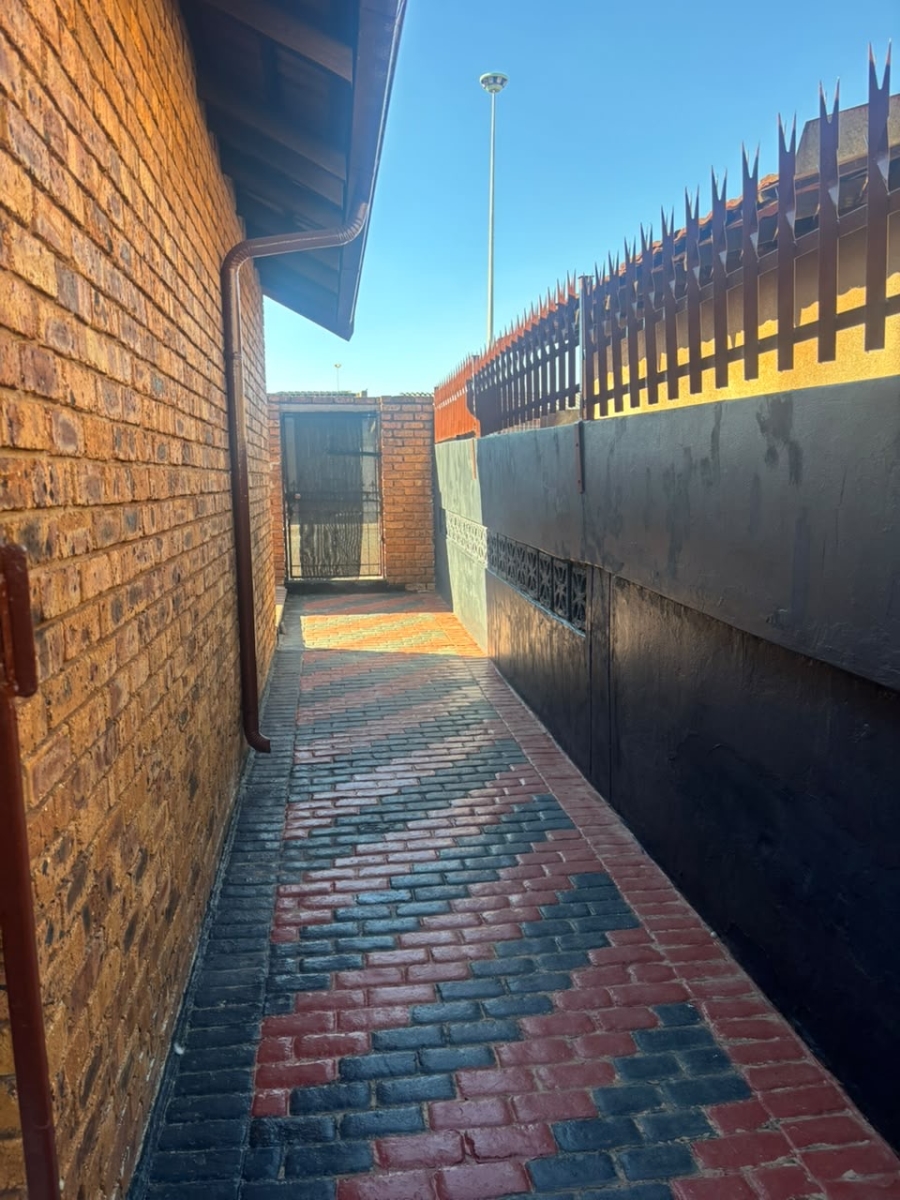 3 Bedroom Property for Sale in Vosloorus Gauteng