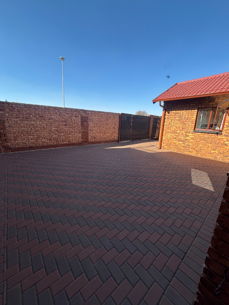 3 Bedroom Property for Sale in Vosloorus Gauteng