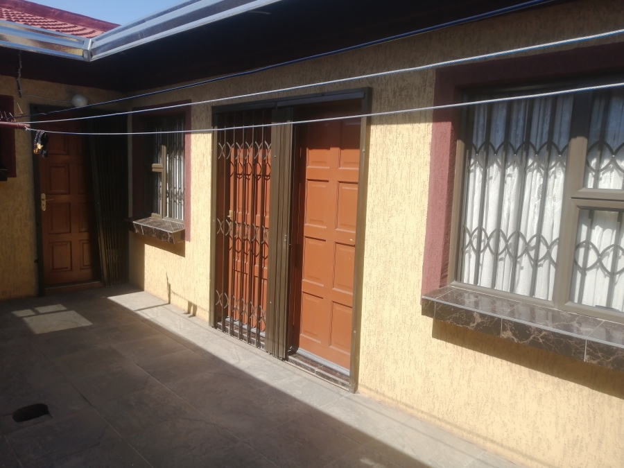 2 Bedroom Property for Sale in Twala Gauteng