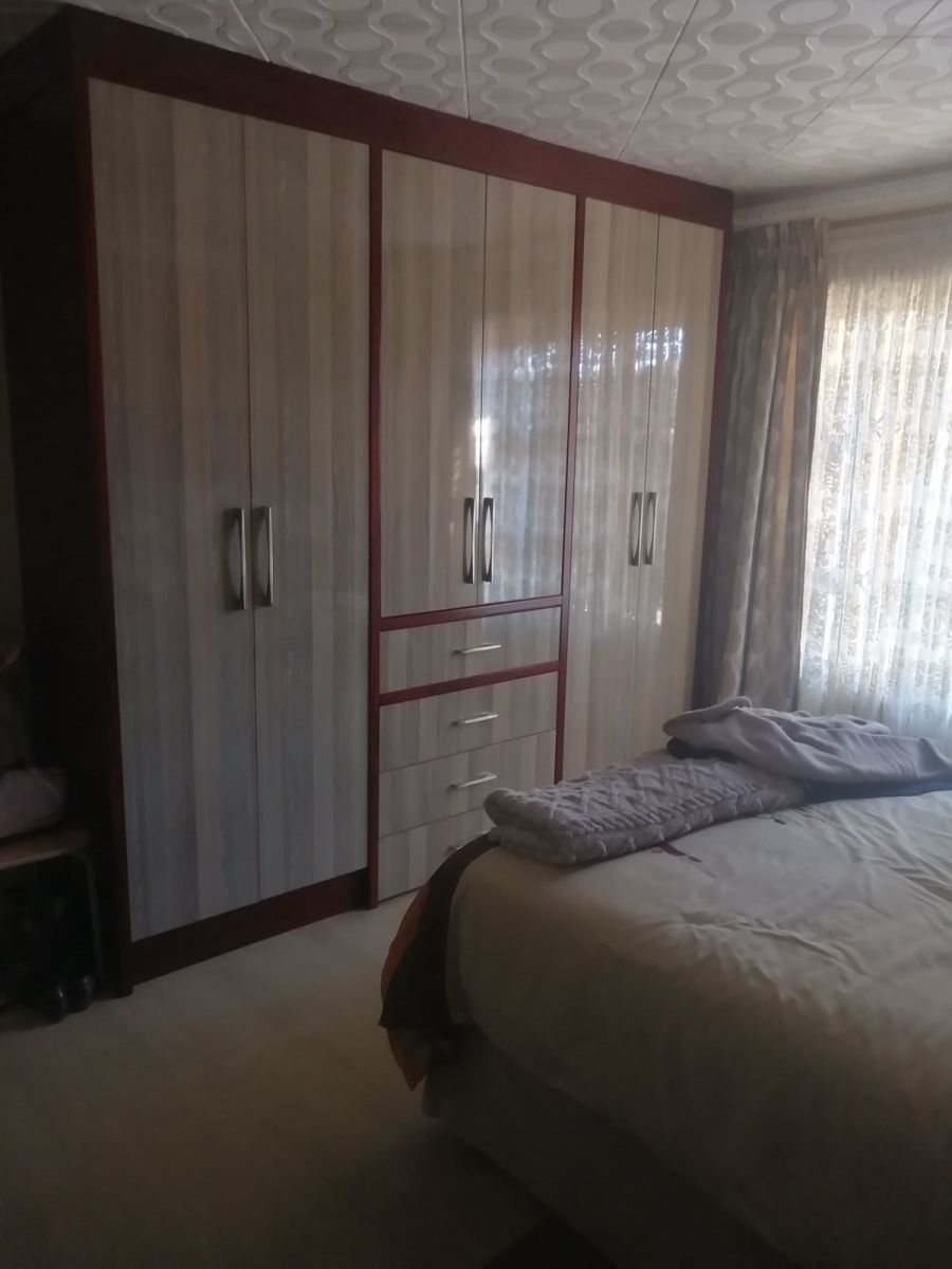 2 Bedroom Property for Sale in Twala Gauteng