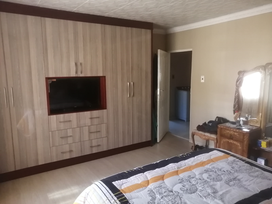 2 Bedroom Property for Sale in Twala Gauteng