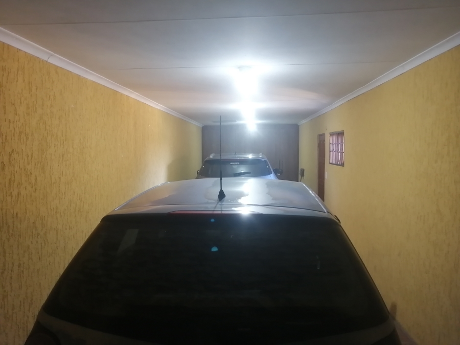 2 Bedroom Property for Sale in Twala Gauteng