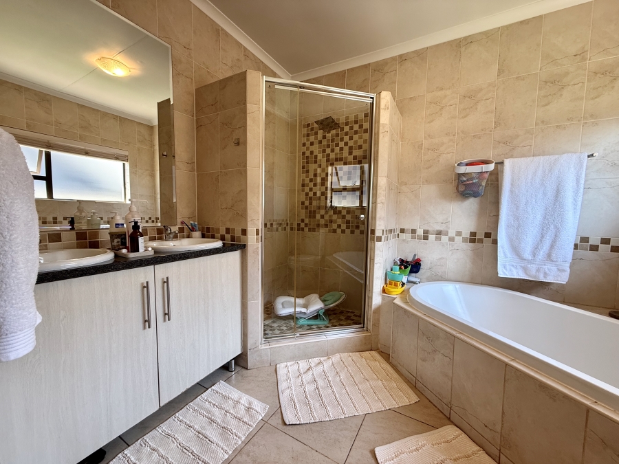 3 Bedroom Property for Sale in The Meadows Gauteng