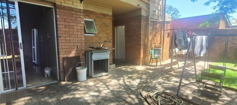 5 Bedroom Property for Sale in Pretoria Gardens Gauteng