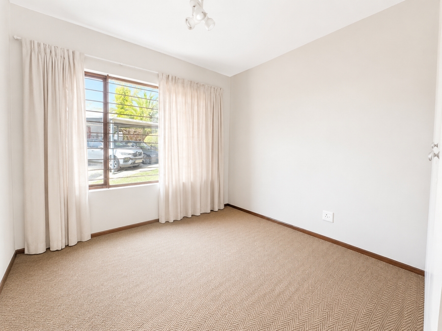 To Let 2 Bedroom Property for Rent in Fourways Gauteng