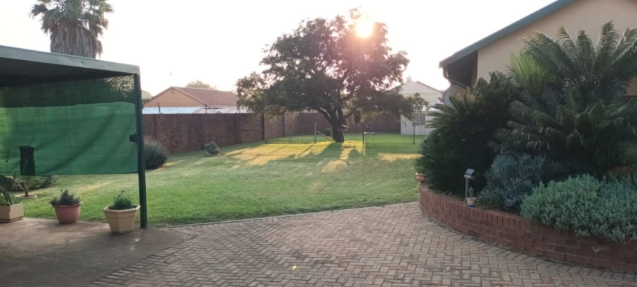 3 Bedroom Property for Sale in Westonaria Gauteng