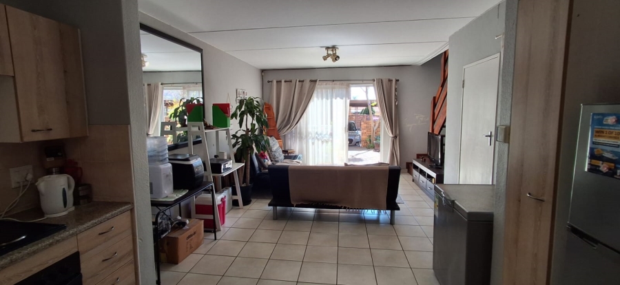 2 Bedroom Property for Sale in Wilgeheuwel Gauteng
