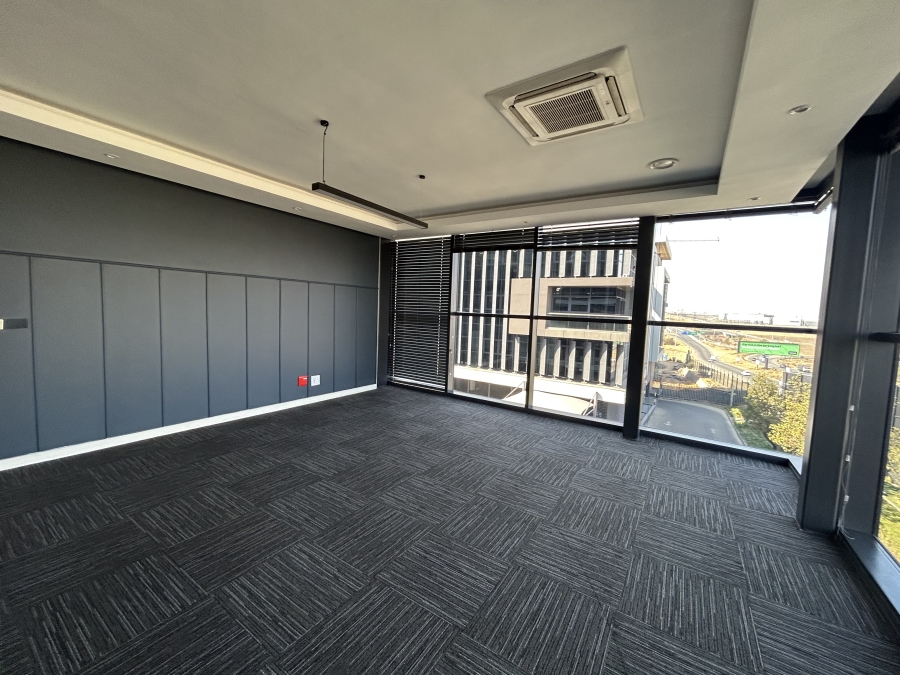 To Let Commercial Property for Rent in Vorna Valley Gauteng