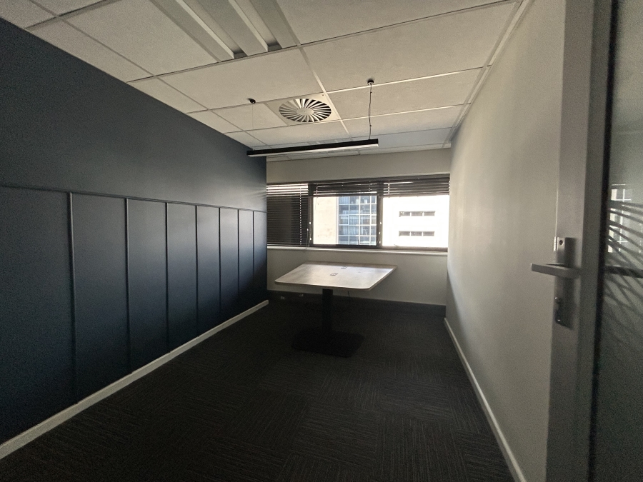 To Let Commercial Property for Rent in Vorna Valley Gauteng
