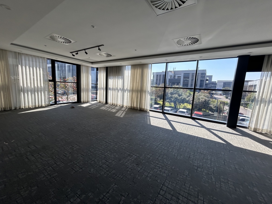 To Let Commercial Property for Rent in Vorna Valley Gauteng