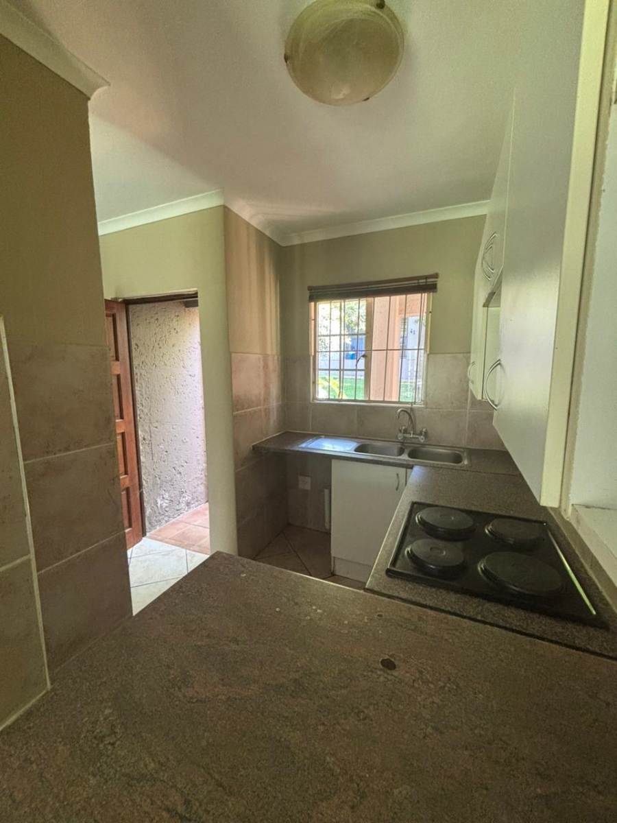 2 Bedroom Property for Sale in Wilgeheuwel Gauteng