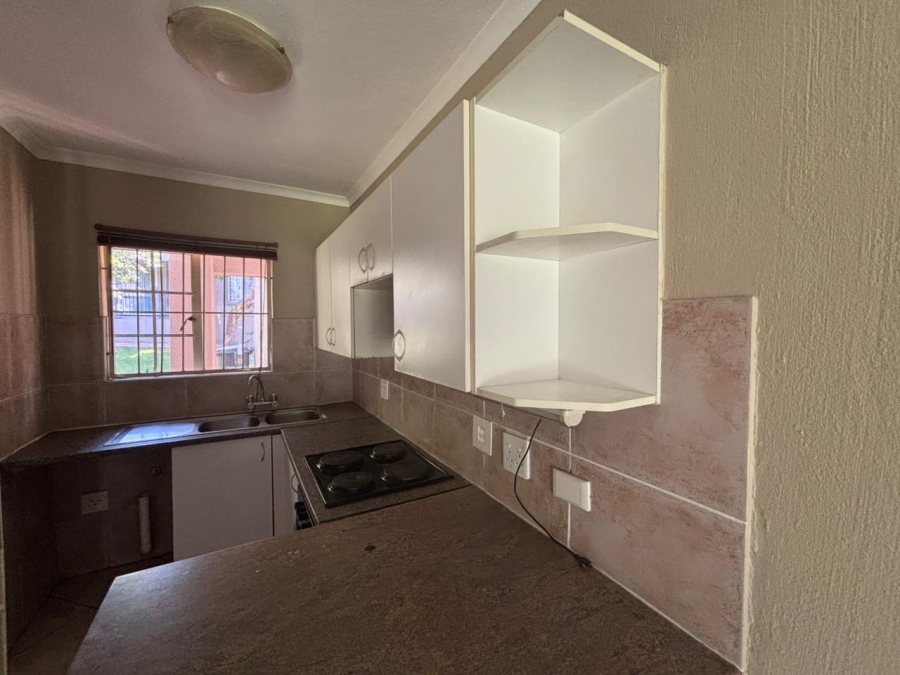 2 Bedroom Property for Sale in Wilgeheuwel Gauteng