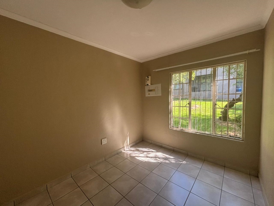 2 Bedroom Property for Sale in Wilgeheuwel Gauteng
