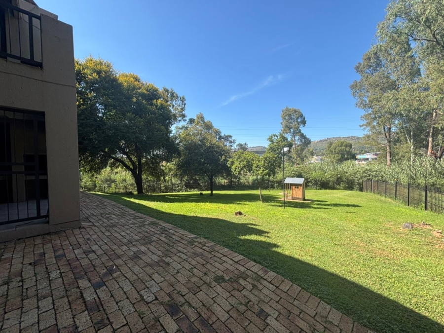 2 Bedroom Property for Sale in Wilgeheuwel Gauteng