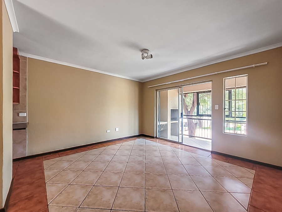 2 Bedroom Property for Sale in Wilgeheuwel Gauteng
