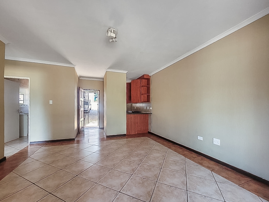 2 Bedroom Property for Sale in Wilgeheuwel Gauteng
