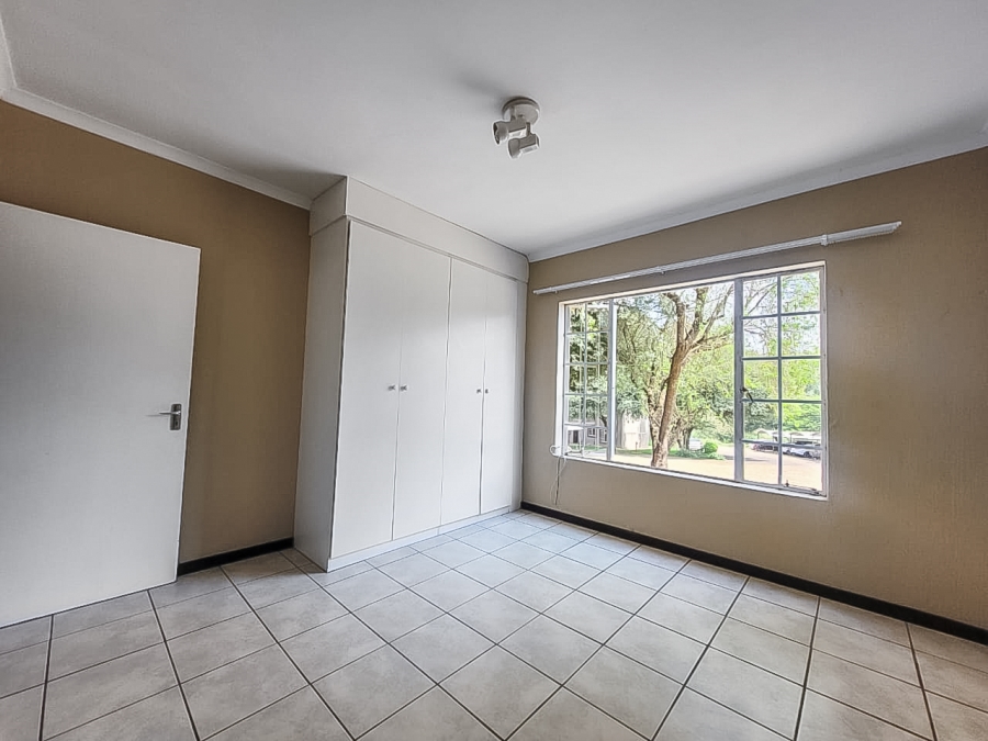 2 Bedroom Property for Sale in Wilgeheuwel Gauteng