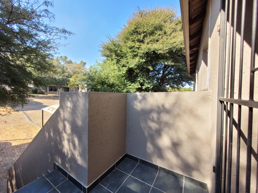 2 Bedroom Property for Sale in Wilgeheuwel Gauteng