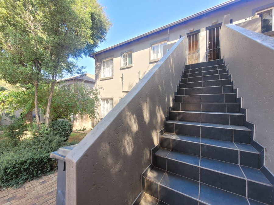 2 Bedroom Property for Sale in Wilgeheuwel Gauteng
