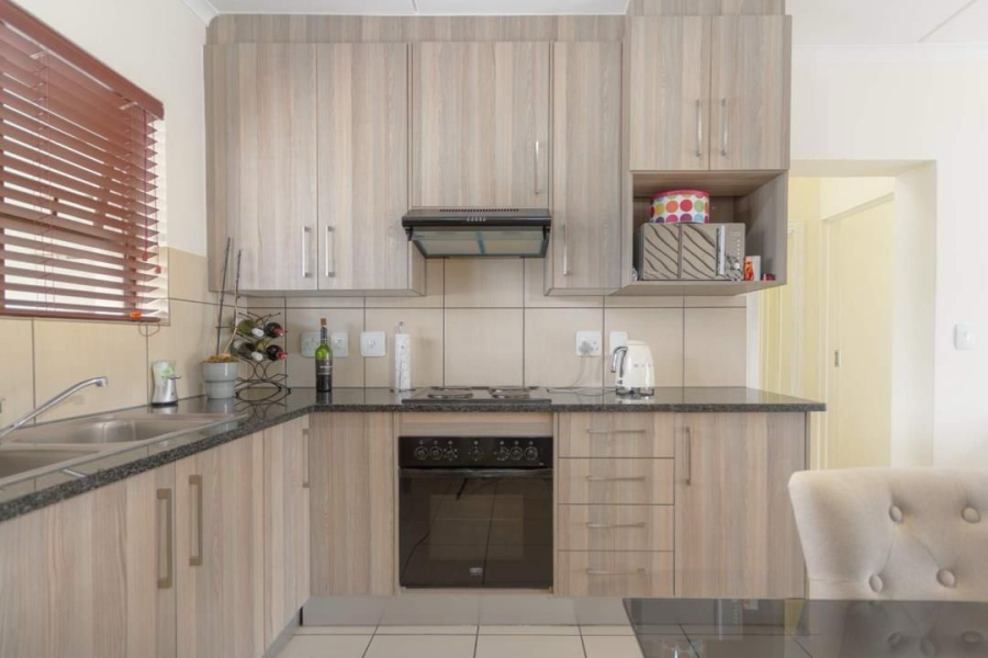 To Let 3 Bedroom Property for Rent in Barbeque Downs Gauteng