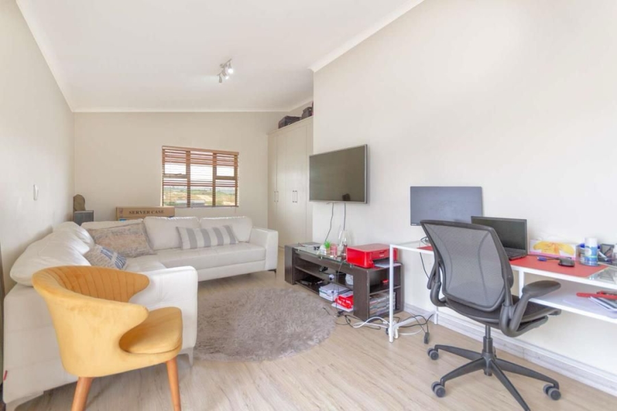To Let 3 Bedroom Property for Rent in Barbeque Downs Gauteng