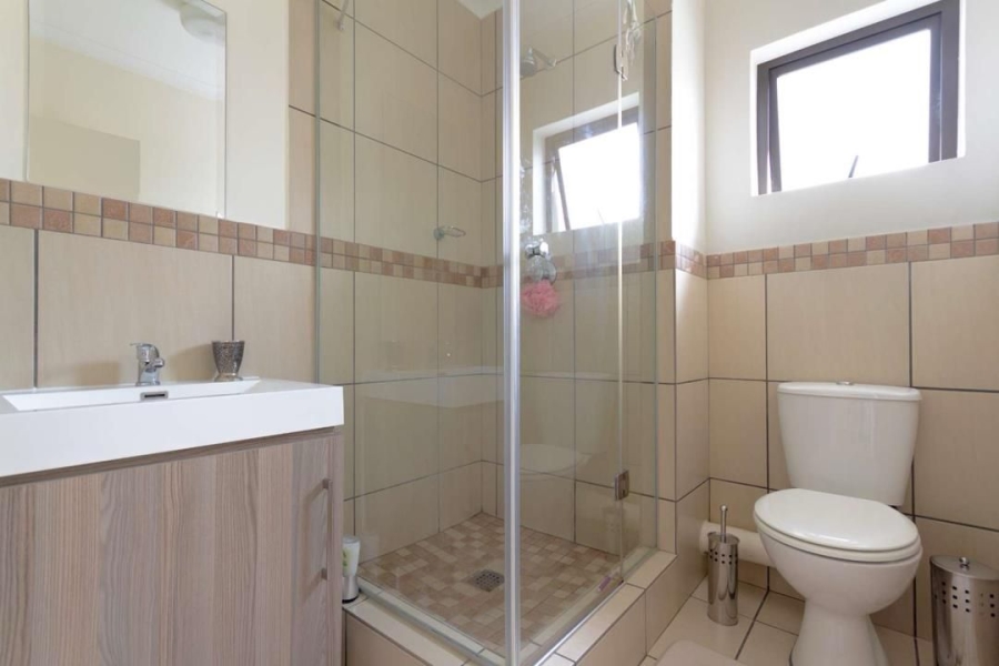 To Let 3 Bedroom Property for Rent in Barbeque Downs Gauteng