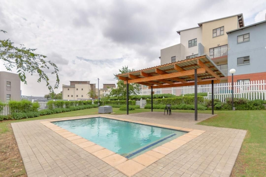 To Let 3 Bedroom Property for Rent in Barbeque Downs Gauteng