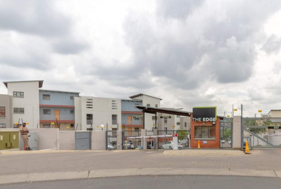 To Let 3 Bedroom Property for Rent in Barbeque Downs Gauteng