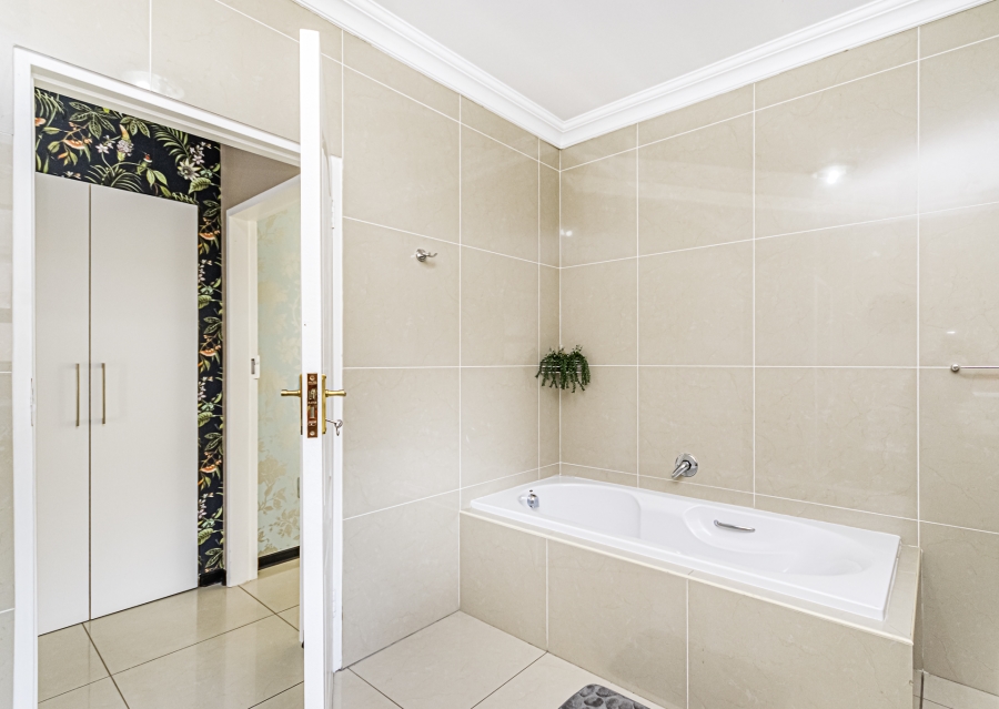 4 Bedroom Property for Sale in Kyalami Glen Estate Gauteng