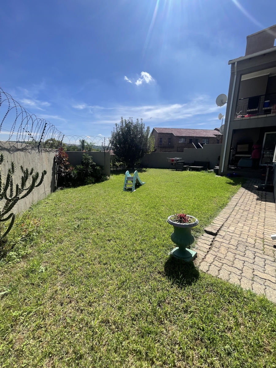 2 Bedroom Property for Sale in Vorna Valley Gauteng