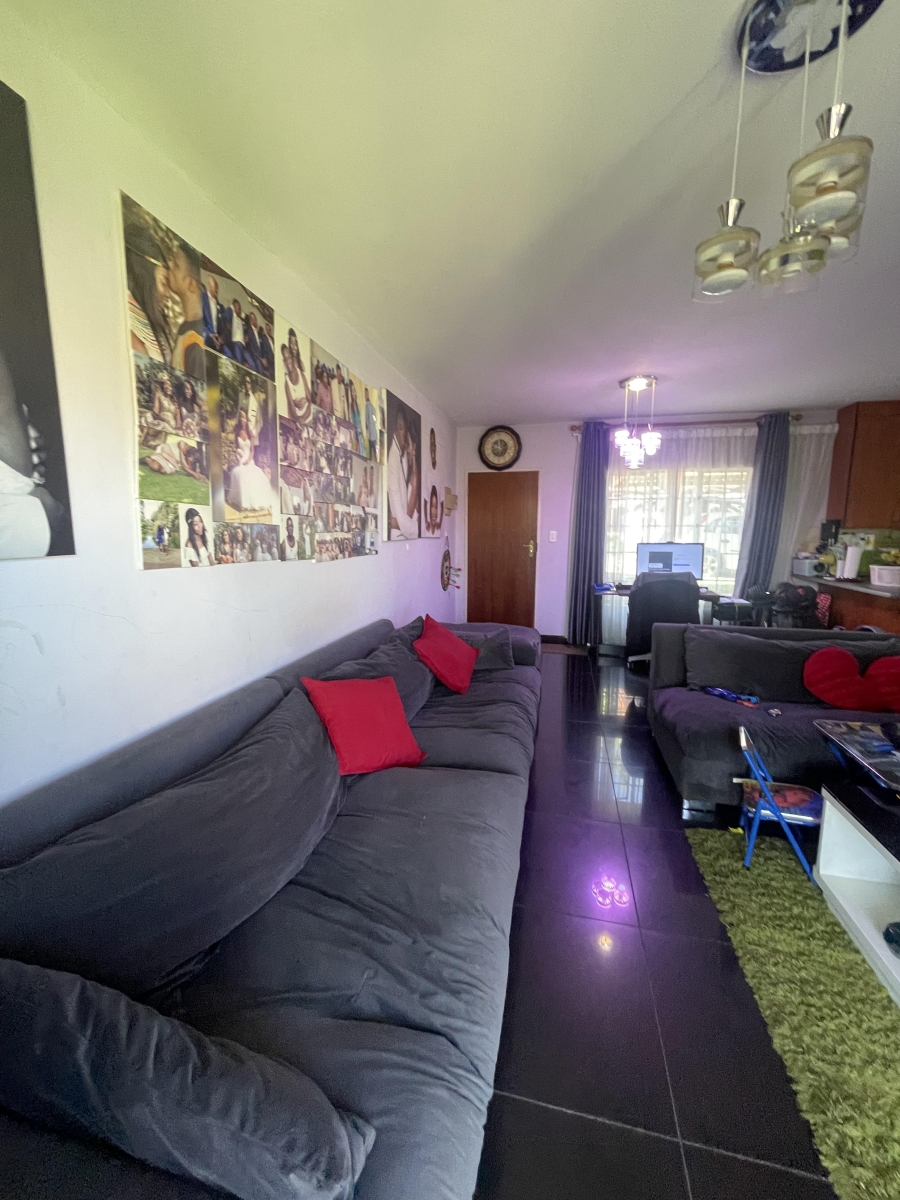 2 Bedroom Property for Sale in Vorna Valley Gauteng