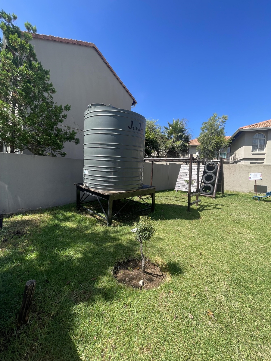 2 Bedroom Property for Sale in Vorna Valley Gauteng