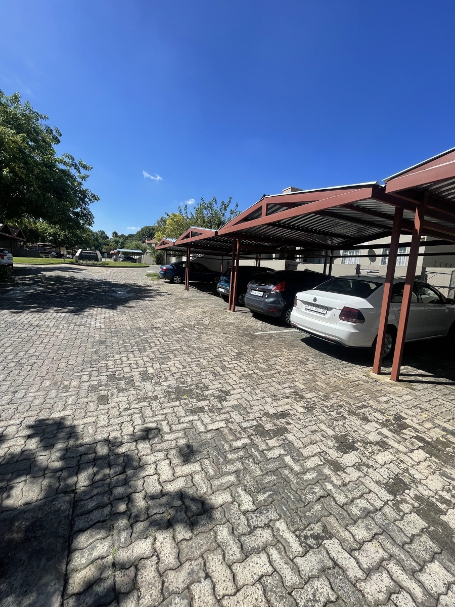 2 Bedroom Property for Sale in Vorna Valley Gauteng