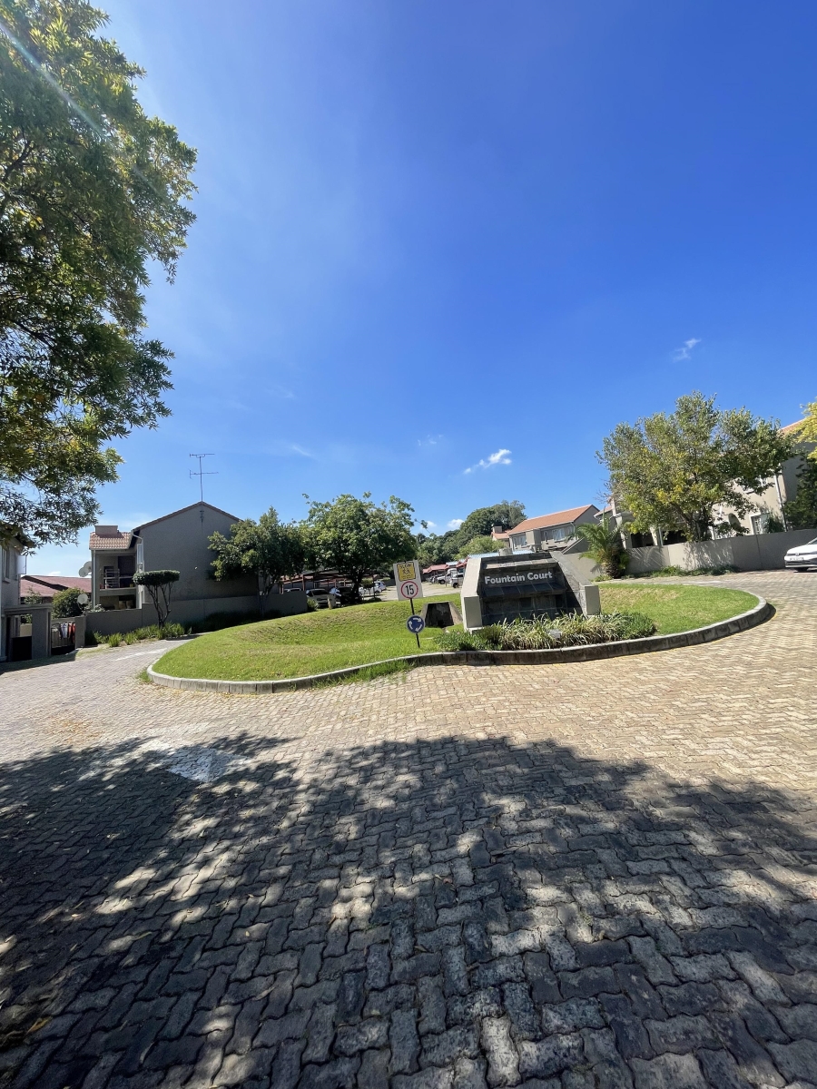 2 Bedroom Property for Sale in Vorna Valley Gauteng