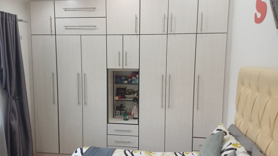 2 Bedroom Property for Sale in Lenasia Ext 11 Gauteng