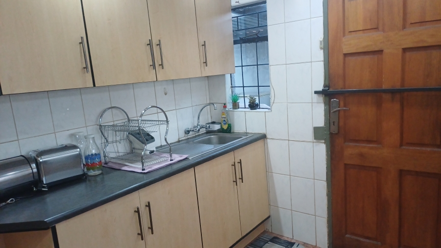 2 Bedroom Property for Sale in Lenasia Ext 11 Gauteng