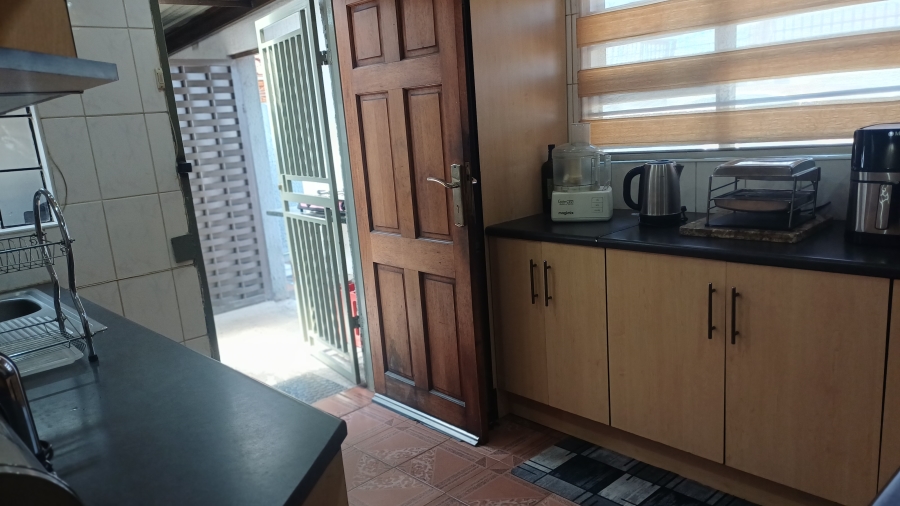 2 Bedroom Property for Sale in Lenasia Ext 11 Gauteng