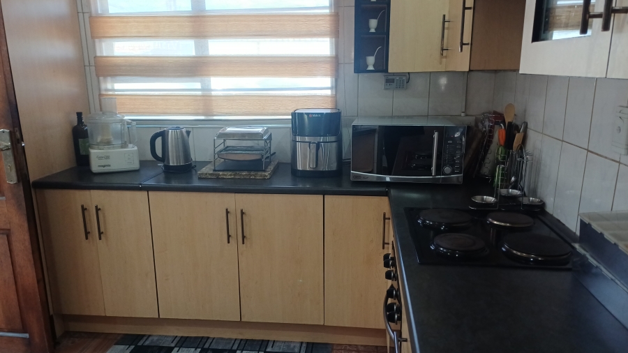 2 Bedroom Property for Sale in Lenasia Ext 11 Gauteng