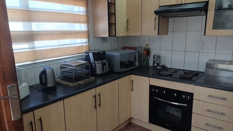 2 Bedroom Property for Sale in Lenasia Ext 11 Gauteng