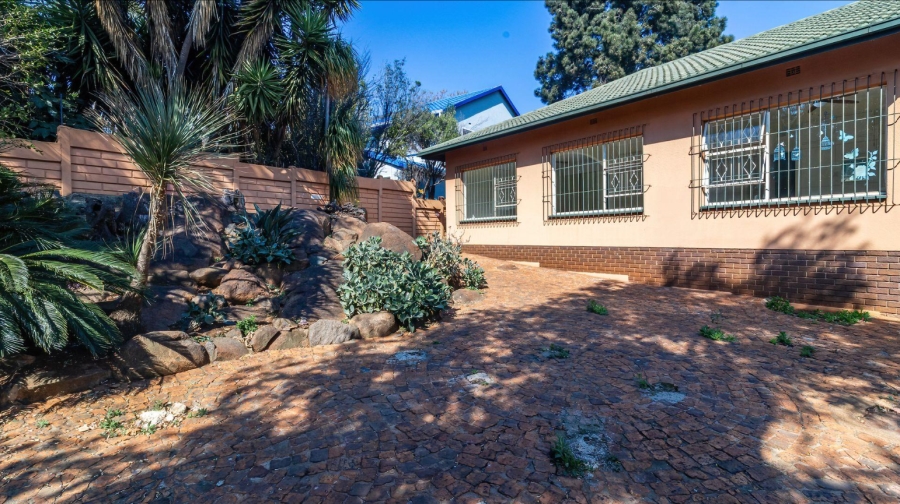4 Bedroom Property for Sale in Glenvista Gauteng