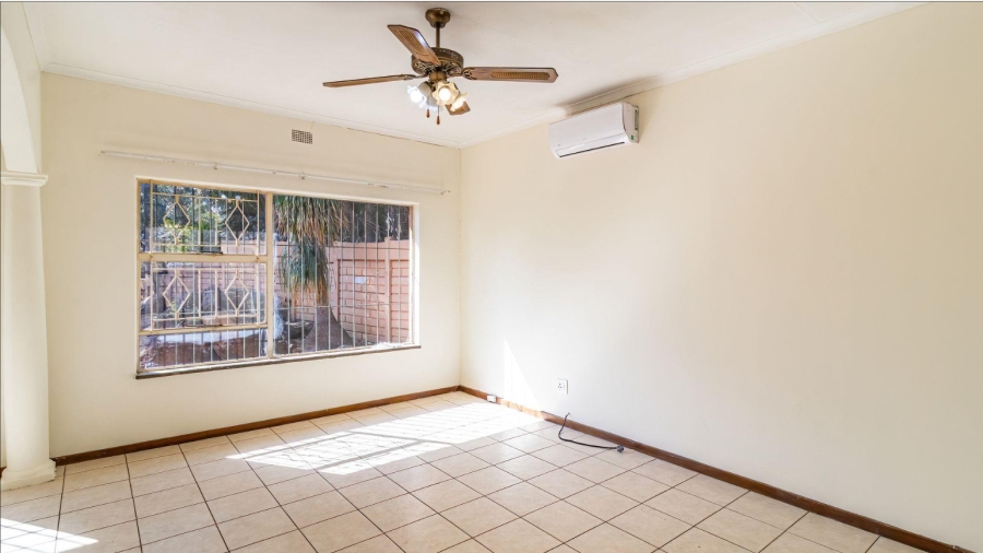 4 Bedroom Property for Sale in Glenvista Gauteng