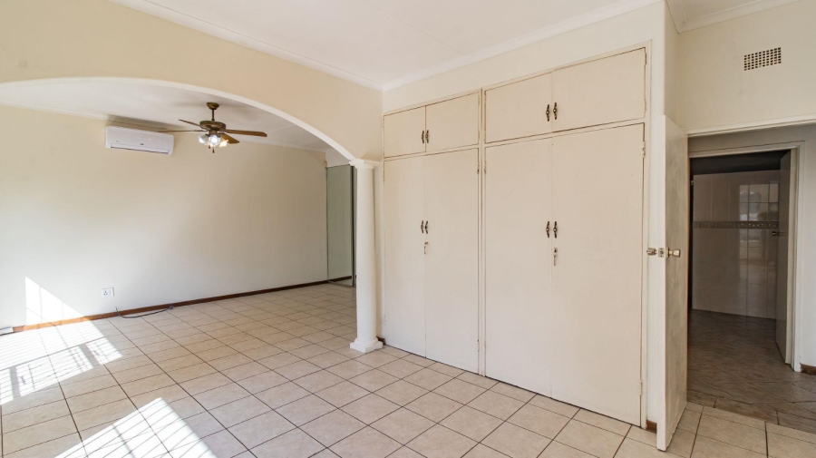 4 Bedroom Property for Sale in Glenvista Gauteng