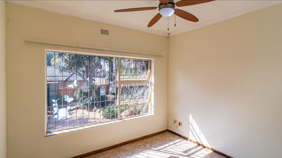 4 Bedroom Property for Sale in Glenvista Gauteng
