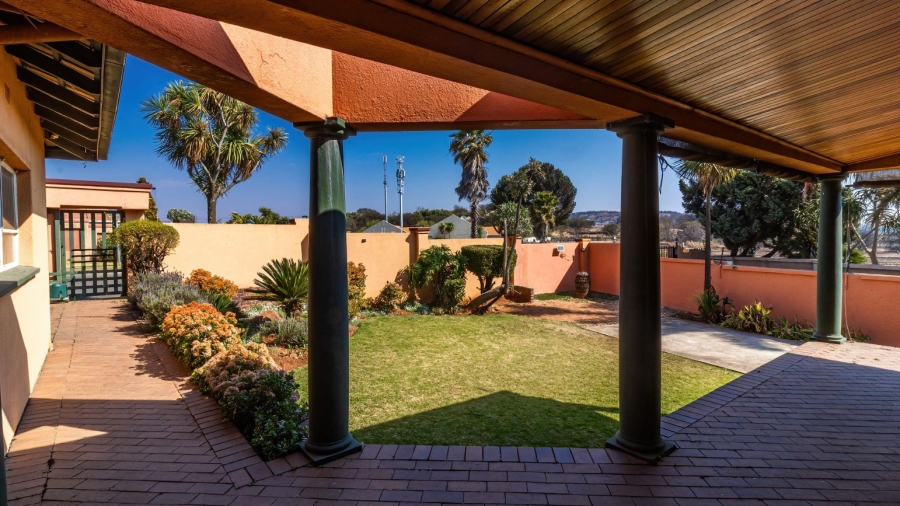 4 Bedroom Property for Sale in Glenvista Gauteng