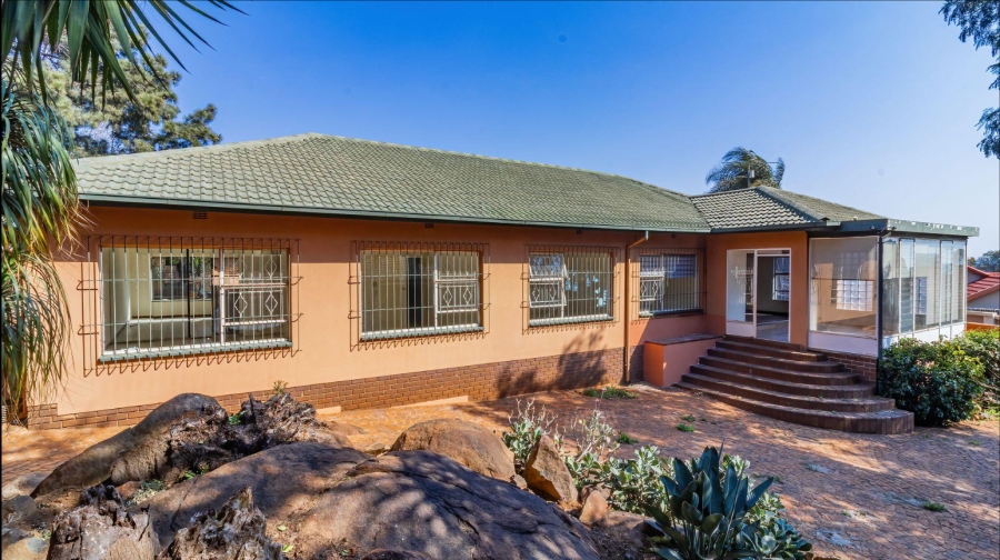 4 Bedroom Property for Sale in Glenvista Gauteng