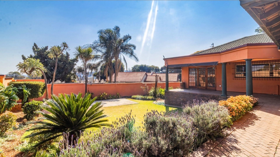 4 Bedroom Property for Sale in Glenvista Gauteng