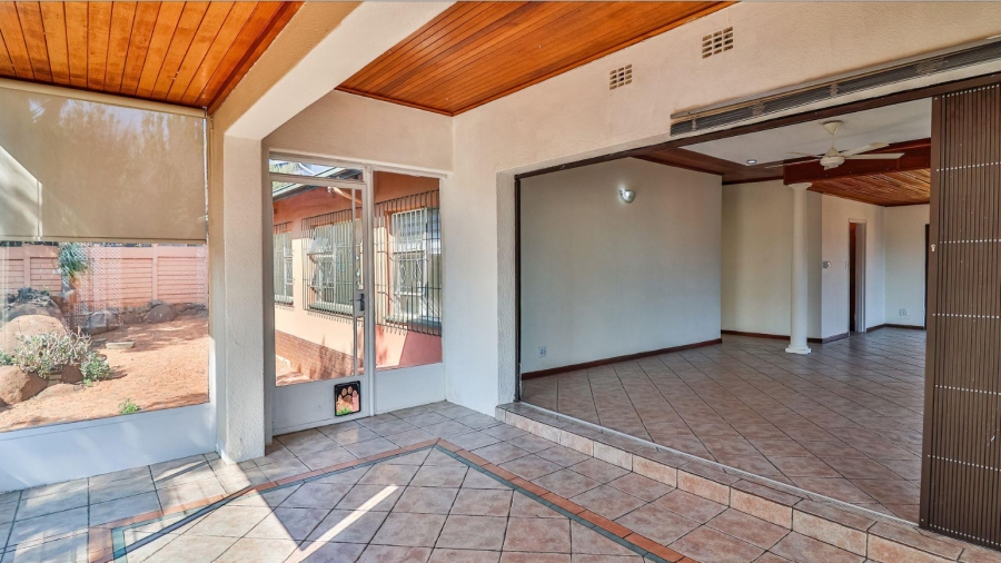 4 Bedroom Property for Sale in Glenvista Gauteng