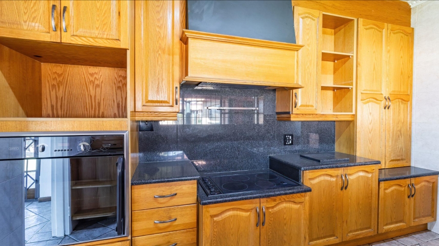 4 Bedroom Property for Sale in Glenvista Gauteng