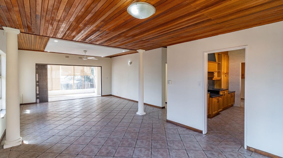 4 Bedroom Property for Sale in Glenvista Gauteng