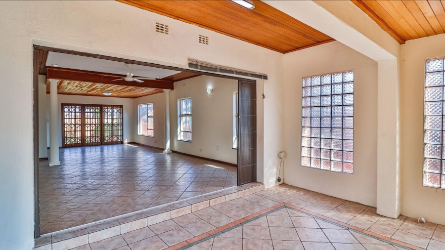 4 Bedroom Property for Sale in Glenvista Gauteng